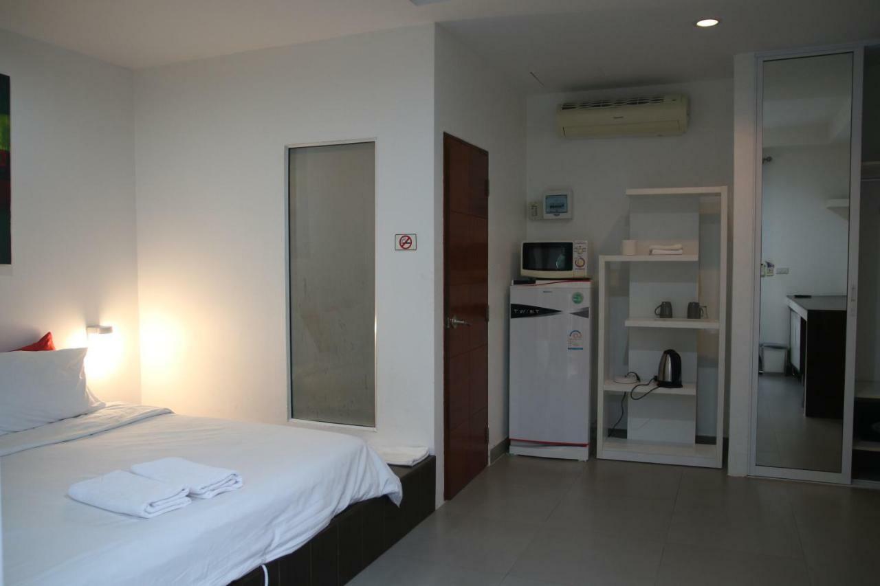 Gp Rooms Pool Guesthouse Pattaya Ngoại thất bức ảnh